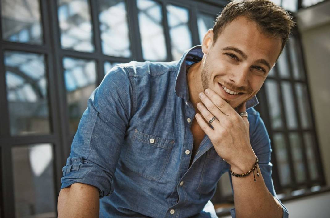 Kerem Bürsin'in yeni aşkı Türkiye’nin en zengin ailesinin torunu çıktı - Resim: 14